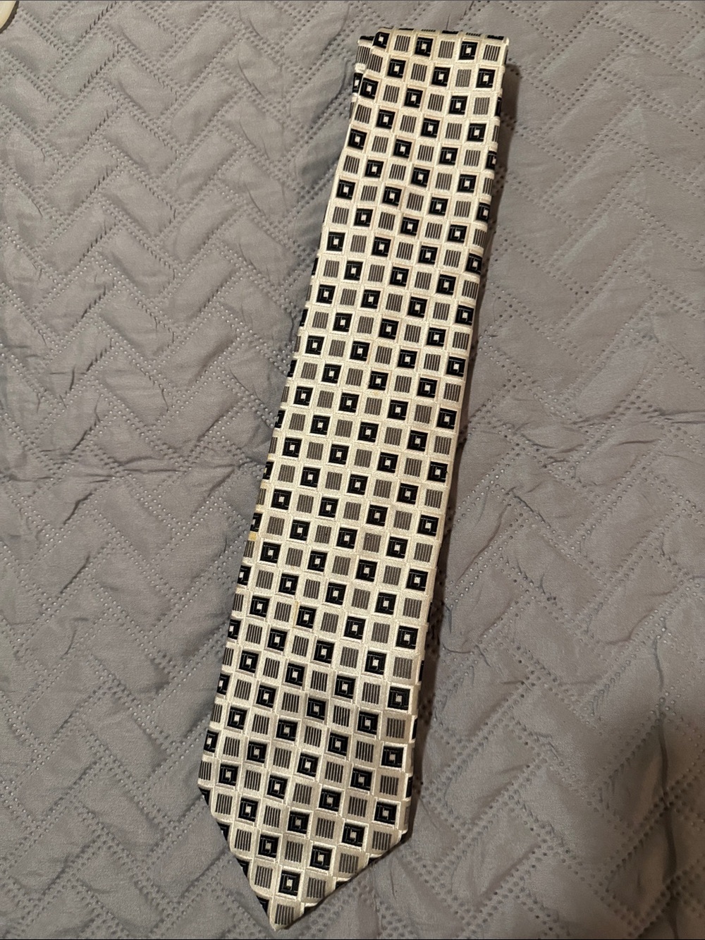 Zinetti italian collection Men's Black and Cream Geometric Patterned Tie